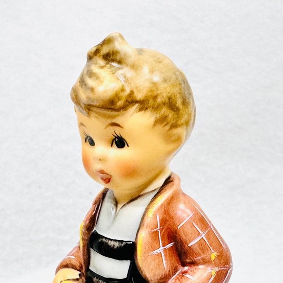 Goebel Hummel "Windy Wishes" #2079/B (2003) First Issue - TMK8 - Picture 3 of 13